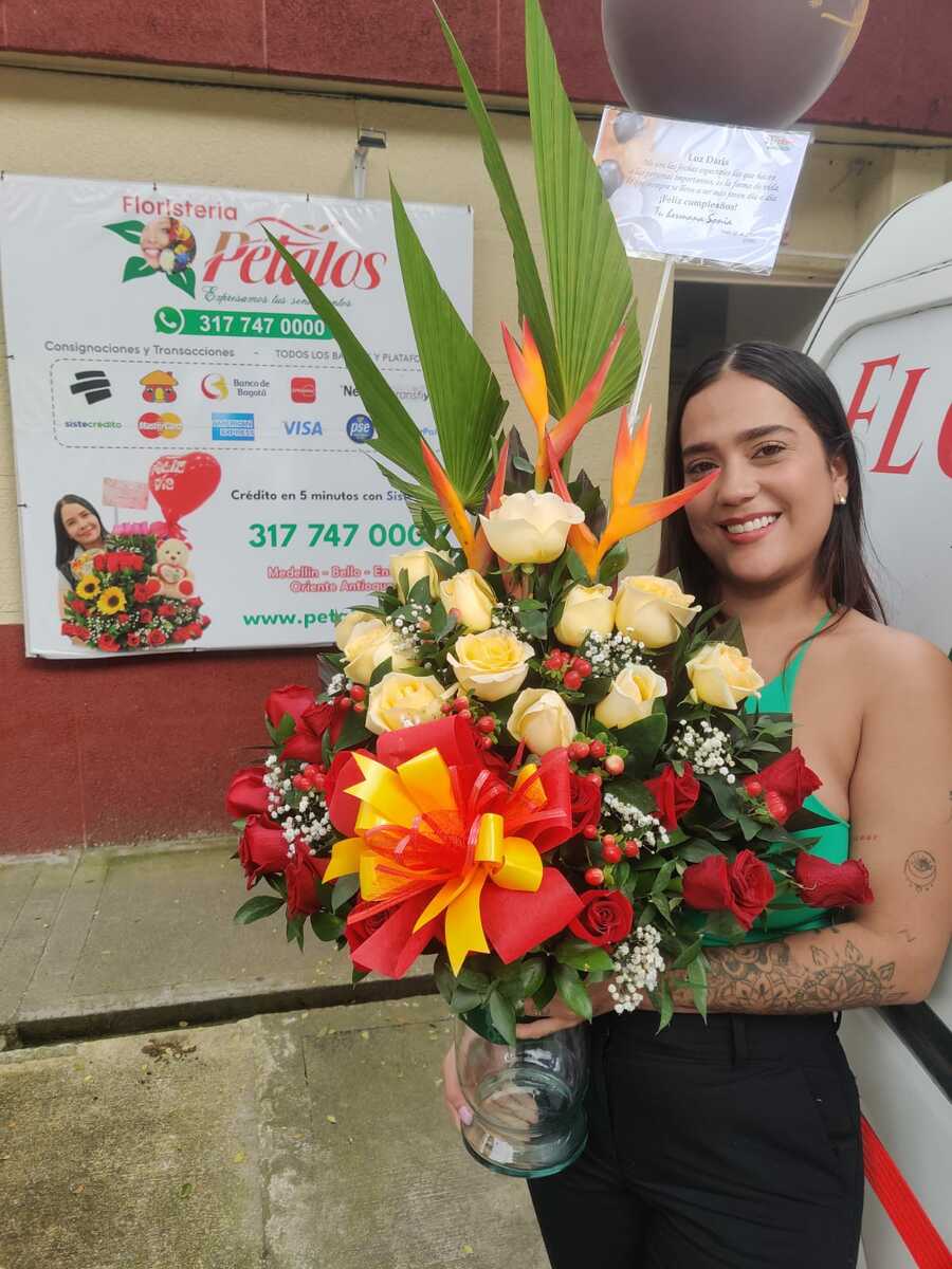 Floristería Flores Medellín Es tu cumpleaños la mejor ocasión para expresarte nuestro afecto y cariño.  Antioquia Atencion 24horas